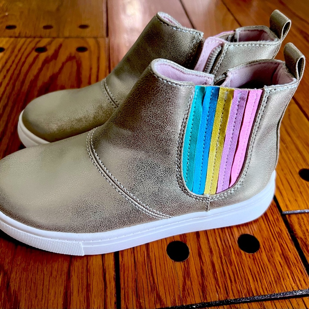 Harper Canyon gold sneakers